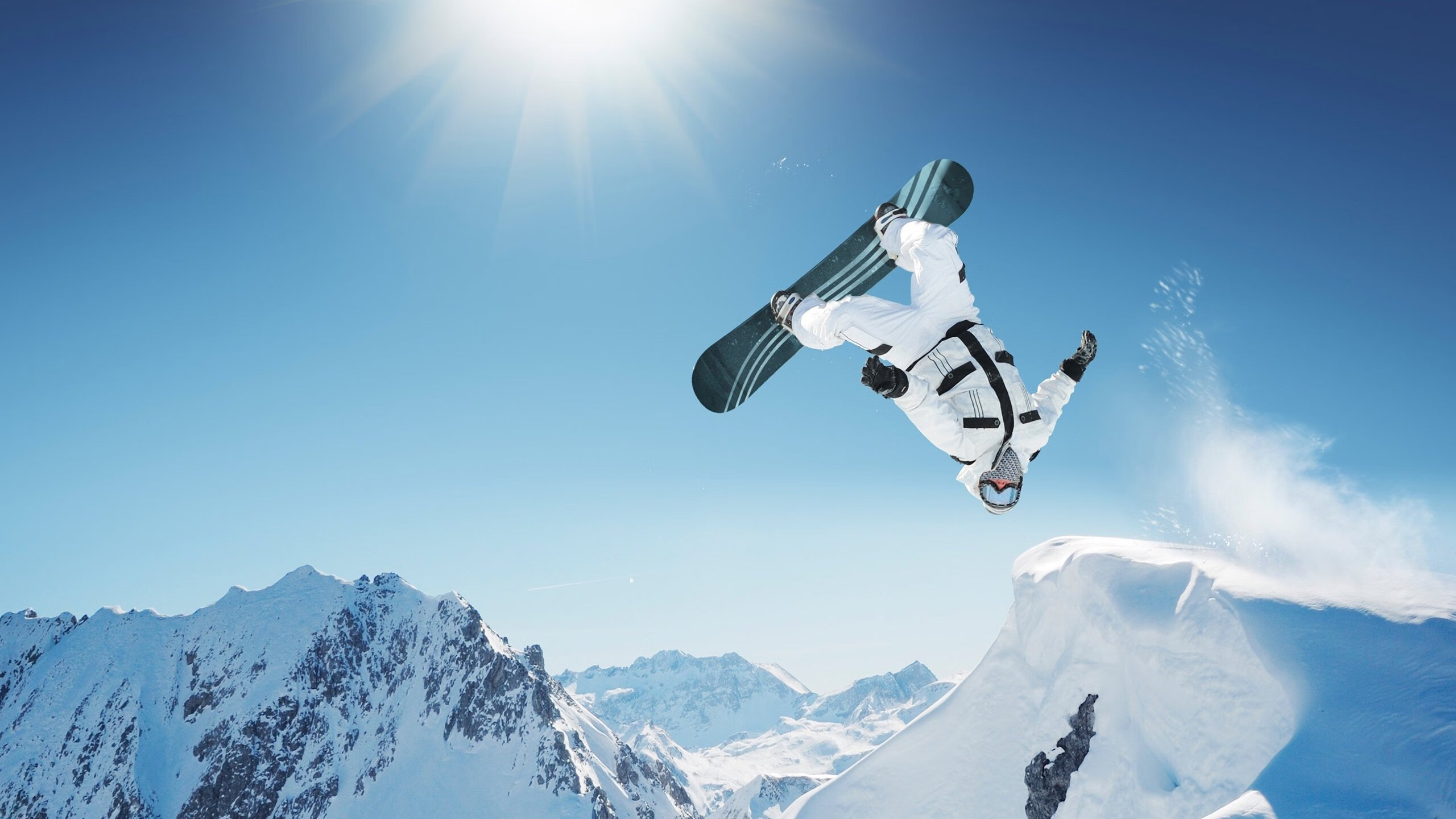 世界杯后：巴黎、曼彻斯特、布宜诺斯艾利斯等多城立起世界杯主题涂鸦墙